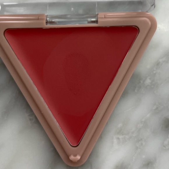 LYS Beauty Mini Higher Standard Satin Matte Cream Blush Unforgettable - Picture 4 of 7